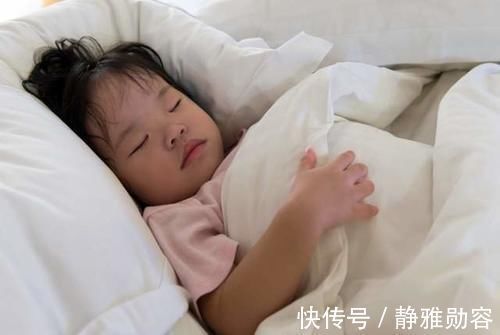 孙女士|宝宝睡觉打鼾,奶奶机警救娃一命,医生:小问题背后藏着大风险