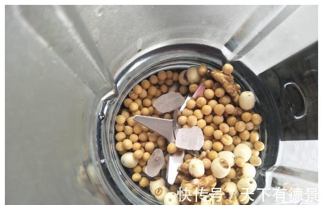 实惠|破壁机食谱:4样食材一起煮,好喝实惠又营养,老人孩子都喝