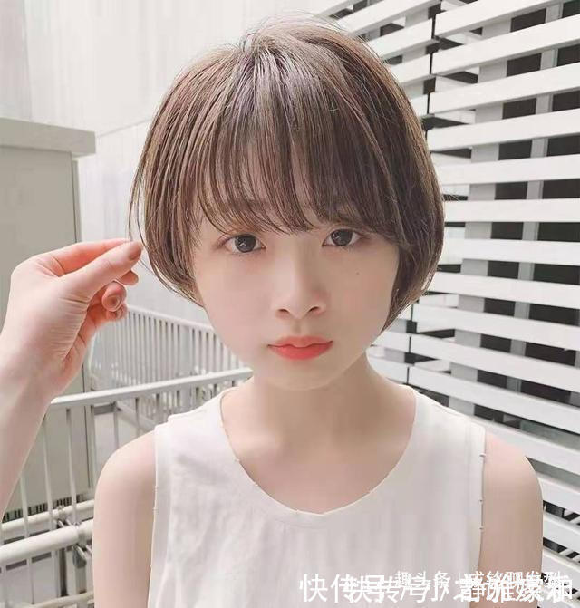 发际线 圆脸女生剪短发要记住这三点,按这八款发型设计,减龄瘦脸更时尚