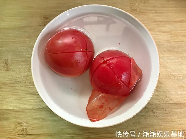 美味可口|剩米饭别再蛋炒饭了,教你新吃法,美味可口又营养,好吃到舔盘