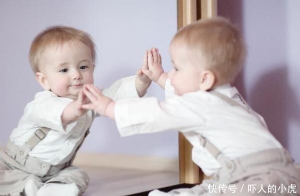 家长|宝宝多久才能认出镜中的自己?到了这个月龄,家长就要行动起来了