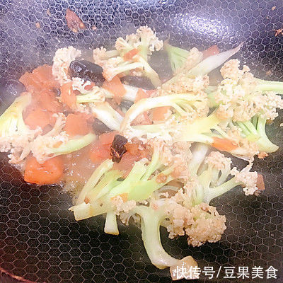 菜花|这道番茄木耳炒菜花，汤汁都要舔干净
