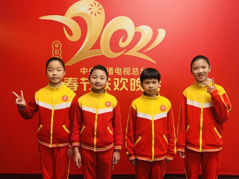 走出大山到央视春晚过大年，10岁的湖南小姑娘用成长迎新春