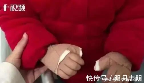 电子产品|3岁女童手指无法屈伸，元凶家家都有，这类“精神鸦片”害娃不浅