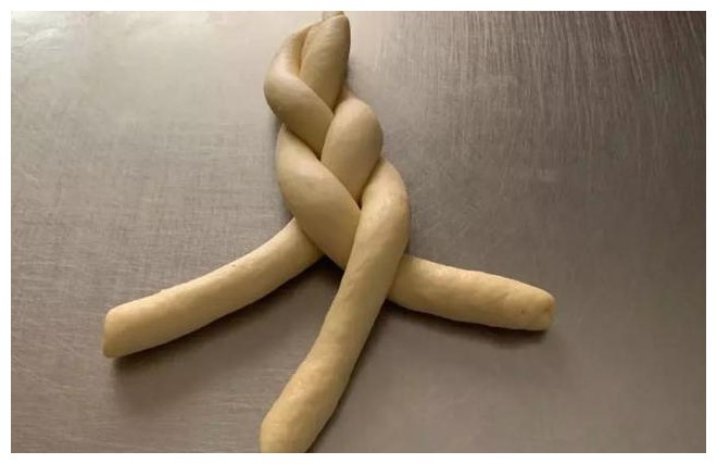 做番茄火腿肉松面包，只需3步，香甜松软又美味，小孩子都喜欢