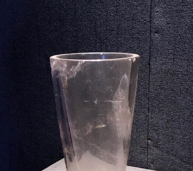 误认为|国宝差点扔掉!2200多年战国水晶杯,刚出土被误认为现代玻璃杯