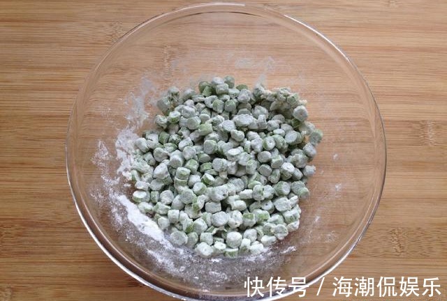 下饭|豆角别再炒着吃，换种做法，非常下饭，老公最爱吃