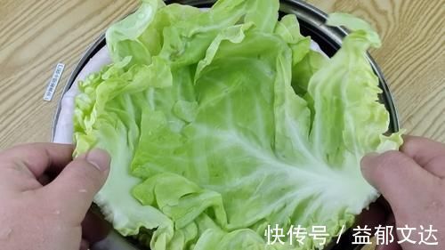 包菜切记别用清水洗，等于吃农药，教你正确方法，脏东西全跑光