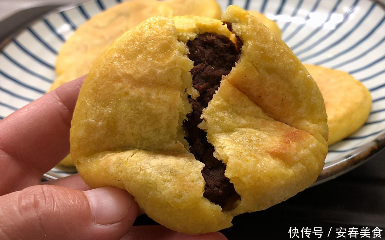 玉米新吃法,加入3个土鸡蛋,筷子搅一搅,