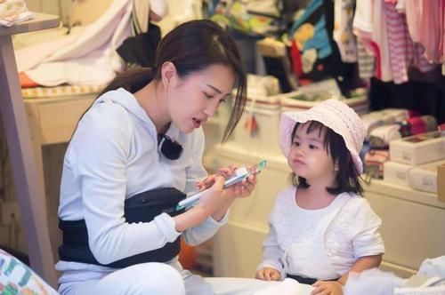 小孩|妈妈趁女儿不在家,偷偷打开孩子“小金库”,画面让她不淡定了