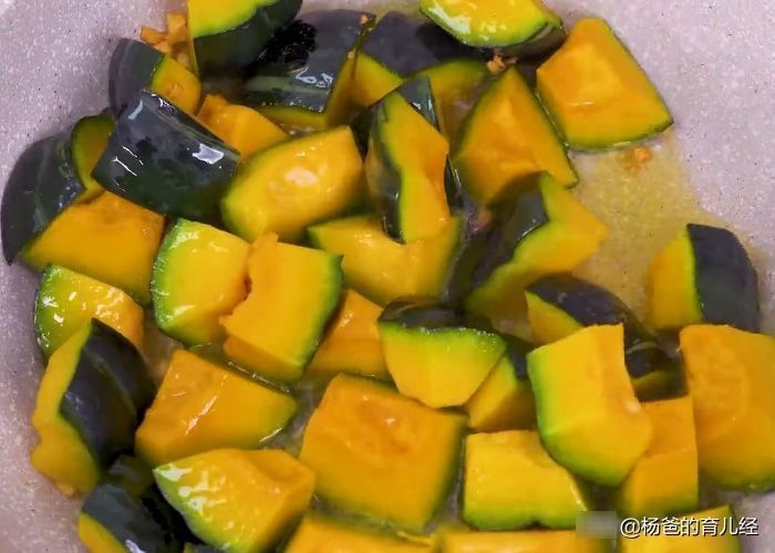 南瓜|干烧南瓜的好吃做法，软糯鲜香，美味营养，解馋的育儿家常菜