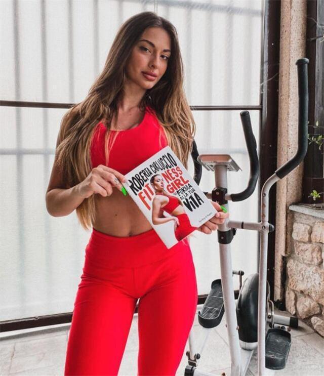 外斜肌|意大利健身博主,肌肉紧致,马甲线迷人,4个动作练同款女神身材