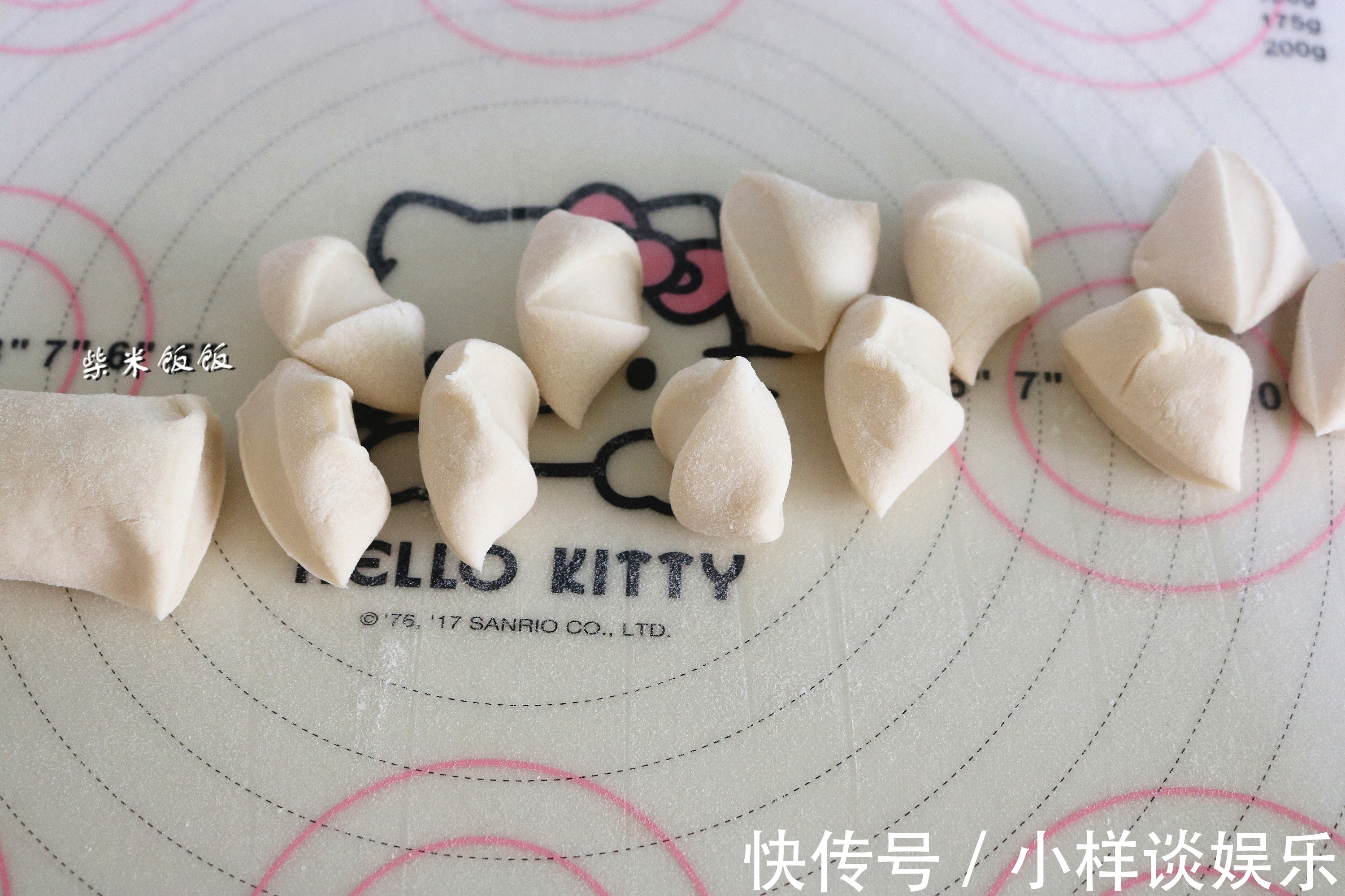 我家吃烧麦从不买,这做法简单,捏一捏10分钟出锅,4个不够吃