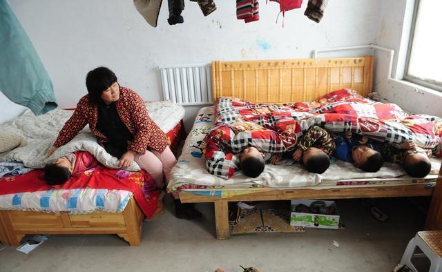 父母|17年过去了,国内首例成功出生的5胞胎,他家的现状让人感慨