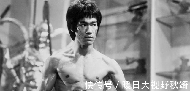 丁佩|叶问观察李小龙,感叹:你脚跟不沾地,是短命鬼!20年后果然应验