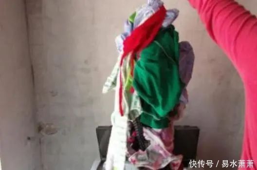 洗衣服只放洗衣液是不够的，教你3个小妙招，衣服干净不打结！