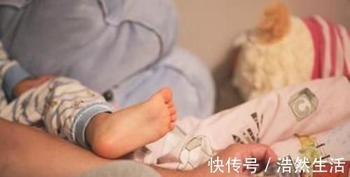 生期|宝宝到了“认生期”,引导锻炼要重视,一味回避让娃越来越“笨”