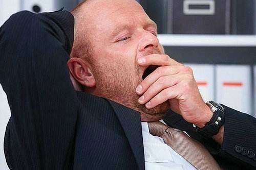 血液浓稠的话身体会有5个表现，坚持4件事，清除血管垃圾