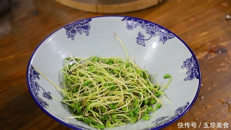 肥牛|金针肥牛的美味做法,汤汁浓郁,肥牛细嫩,鹏厨教你制作小技巧