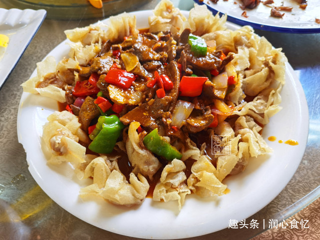 五一假期,4姐弟一大家子聚餐,15分钟上一道菜,菜没上完人走了