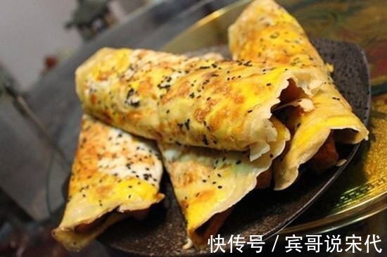玉米不用水煮，换个做法，不用10分钟做完，自己就能吃光一盘！