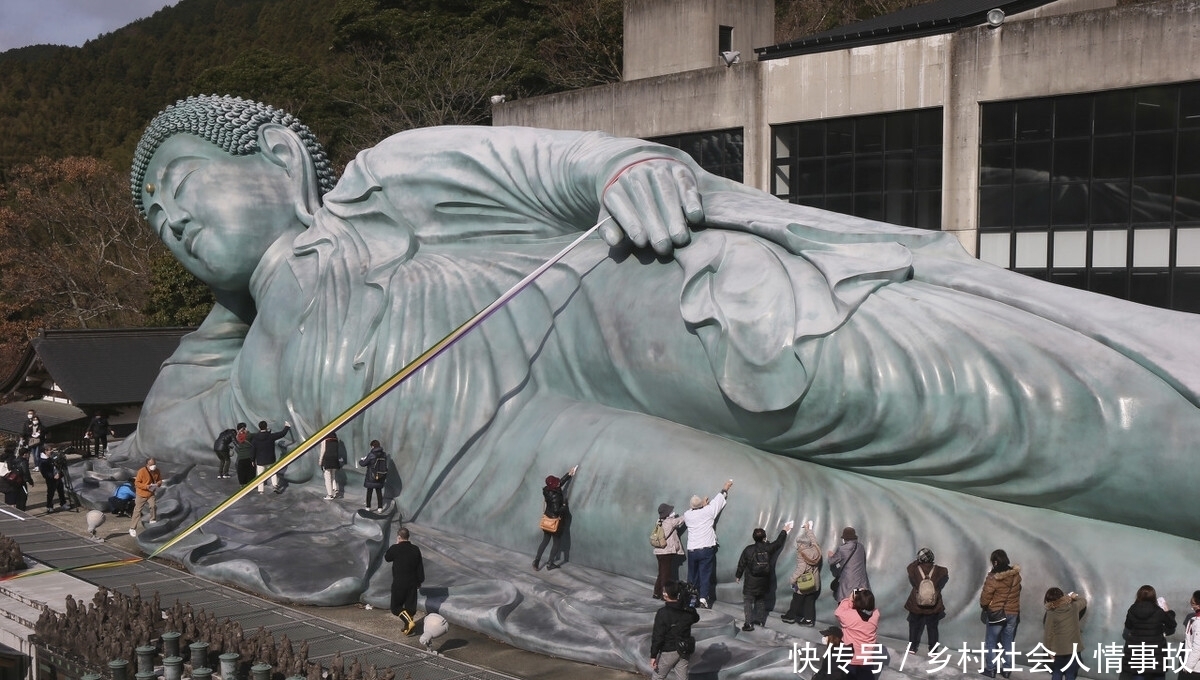 世界最大青铜卧佛,辞旧迎新大扫除