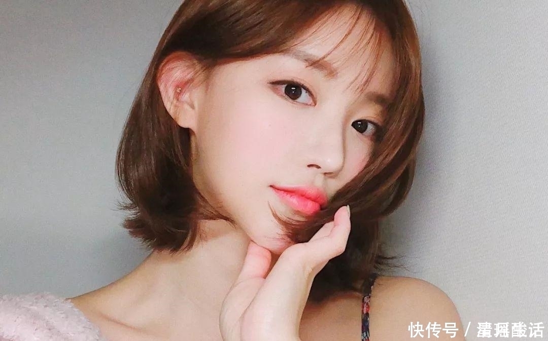 潮色|过年染什么颜色显得有气质又白净呢?头顶有点高该怎么设计发型?