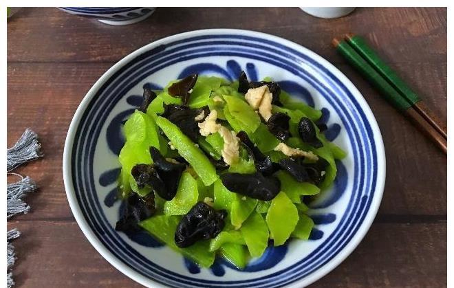 鲜美|这两种菜一起炒,补血效果翻倍,鲜美营养,贫血的人要多吃