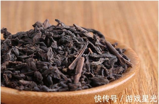 招待客人喝茶时,上这3类茶给客人喝,是会丢人的!不能选错了