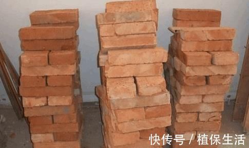 红砖|一旦发现工人不这样包水管,立马让他停工走人,一分钱也别给