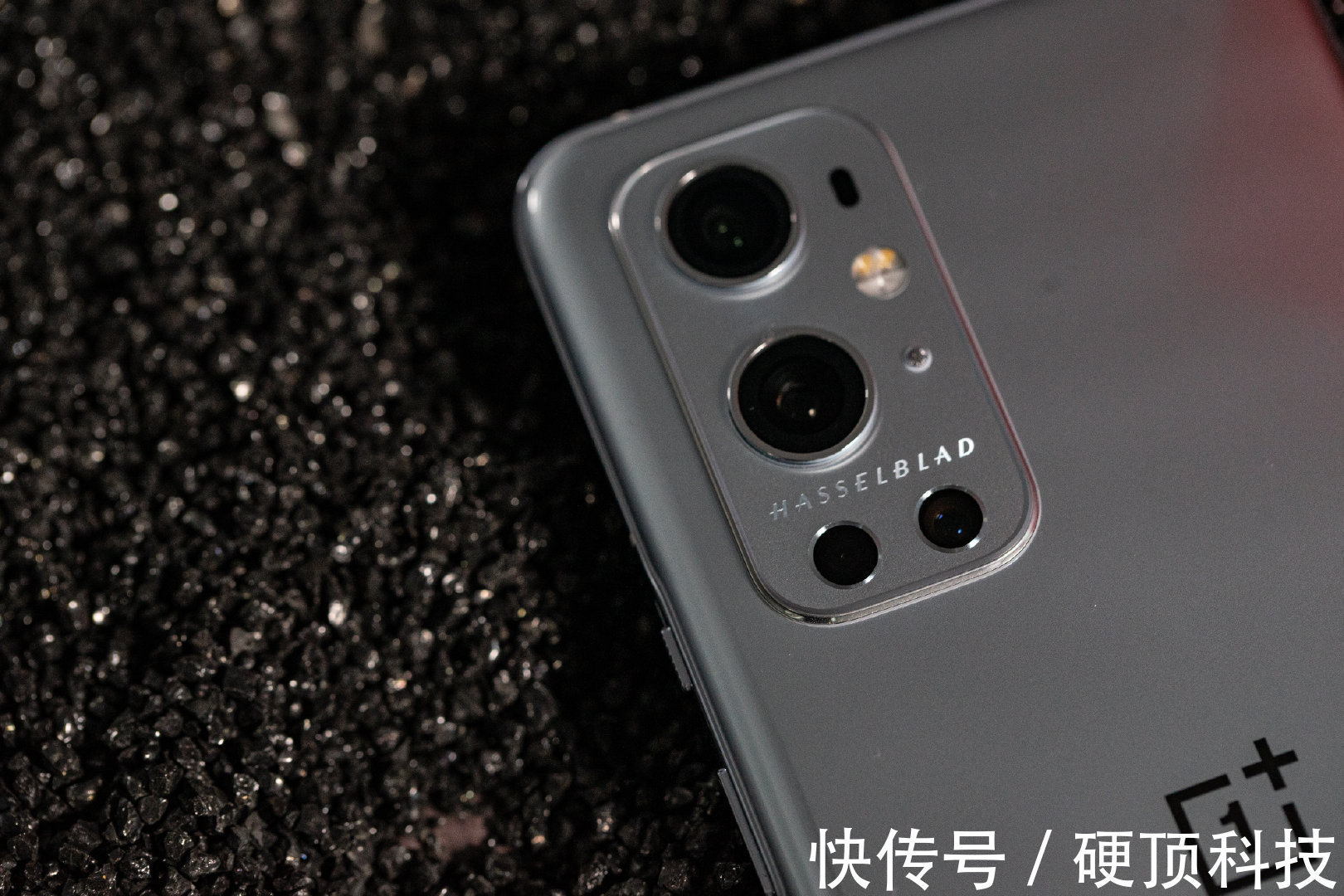 gen|9年10代！刘作虎发博预热：真旗舰一加10 Pro是怎么打磨的？