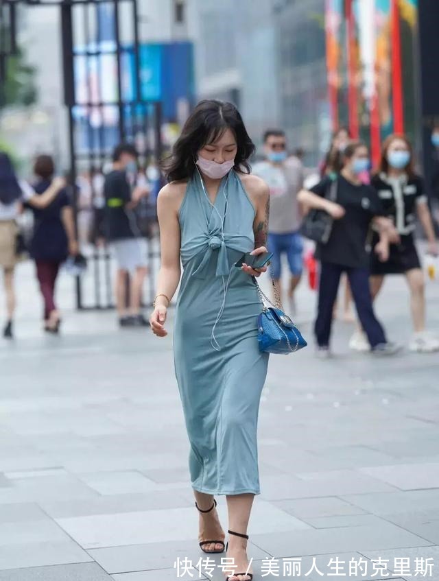 一字带 夏季穿搭不重样,多几款“短裤”的身影,这样穿越来越有魄力!