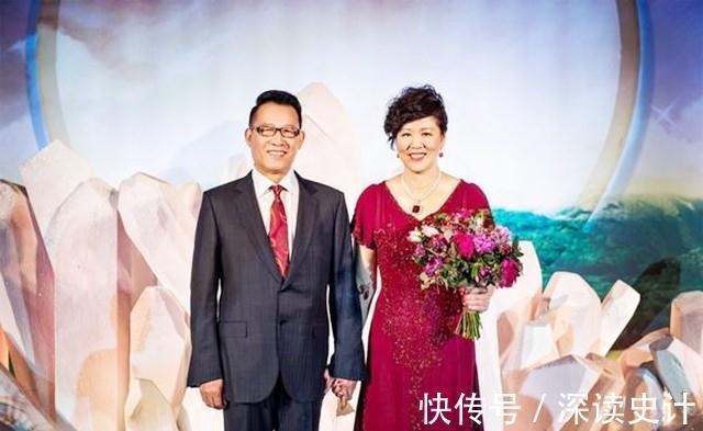 异母弟弟|郎平女儿与异母弟弟聚餐！父亲为了照顾她15年未娶，60岁二婚生子