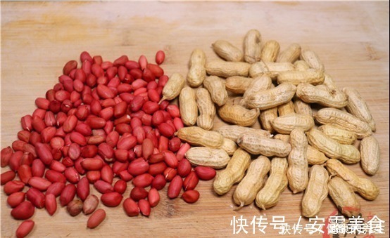 纸巾|剥花生米别手抠了，只需一张纸巾，2分钟就剥一大碗，又快不伤手