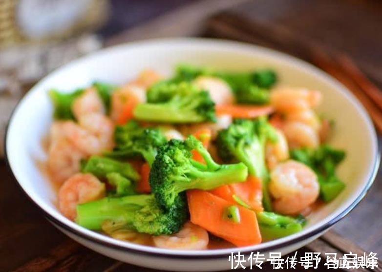 焯水|炒西兰花时不要直接焯水！多加这1步，西兰花又脆又嫩，口感好