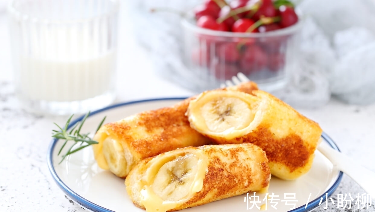 辛墨墨|剩吐司别丢掉，做成快手营养早餐，五分钟就上桌，咬一口还爆浆！