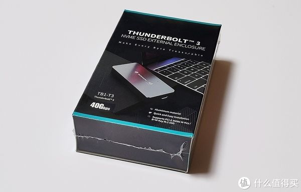 yott看看从Surface Pro 4上拆机的三星PM951 SSD搭配尤大师雷电3硬盘盒速度怎么样？