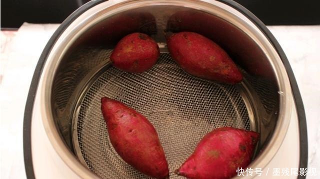  女人要想瘦，晚餐就这样吃，低脂又饱腹，瘦出小蛮腰