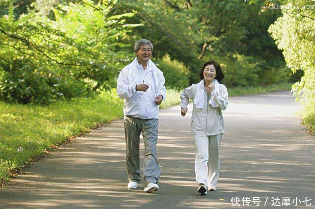特征|长寿老人通常会有这5大“特征”，如果占3个以上，真心恭喜你