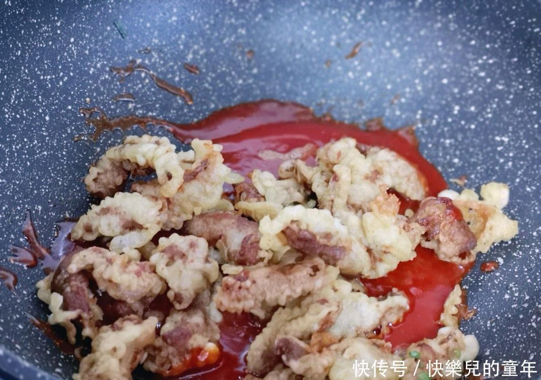 酸酸甜甜的口感再配上一碗米饭，孩子天天吵着要吃，下饭必备