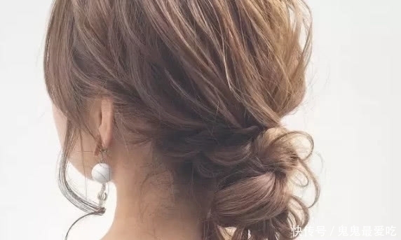 空气 有一种发型叫“空气坠”,自带仙女气质,秋冬也可以走起路来飘逸