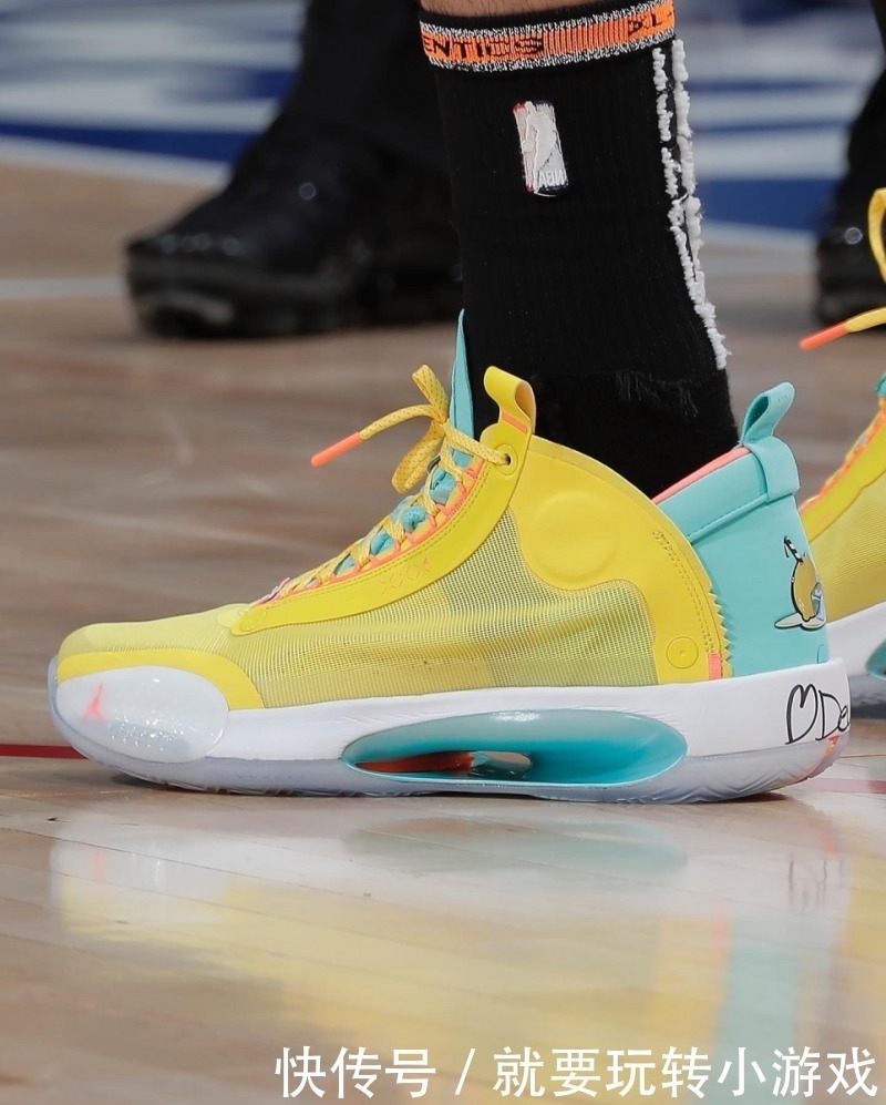 zoom 球鞋上脚回顾!詹姆斯上脚LeBron 7,莫兰特老人鞋“足力健”PG4