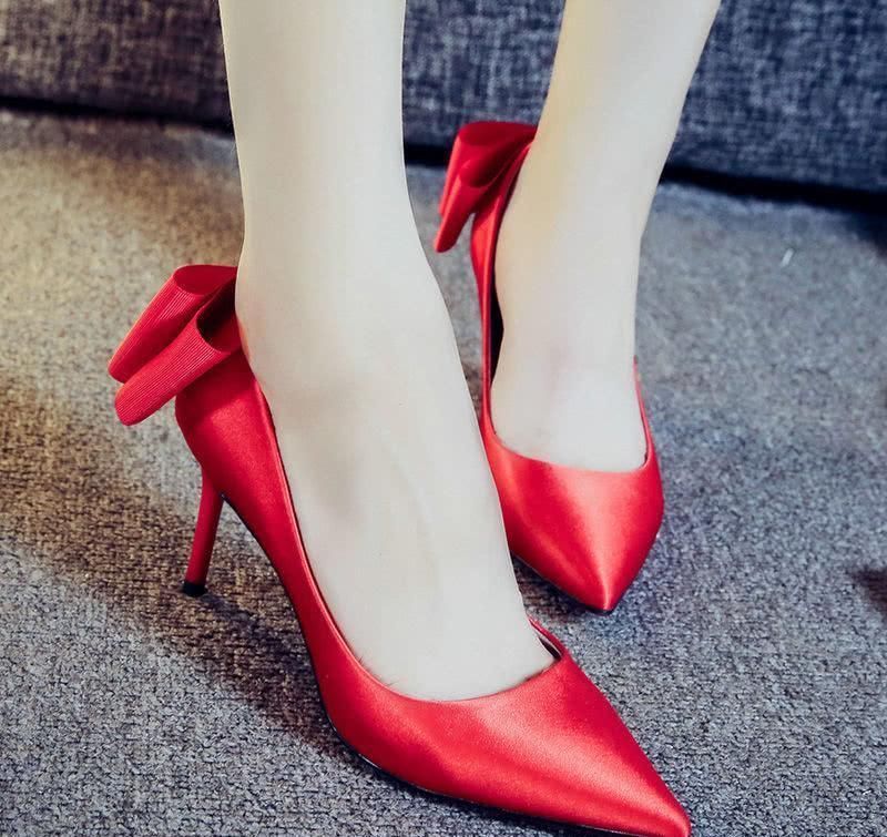 惊艳的红色尖头高跟鞋, 作为婚鞋很不错! 唯美动人