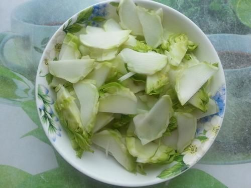 春季，遇见这菜别手软，简单炒一炒，营养互补，大人小孩都爱吃！