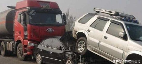 货车司机|大货车让速不让道,故意不刹车碾压违规小轿车?原因真的很现实