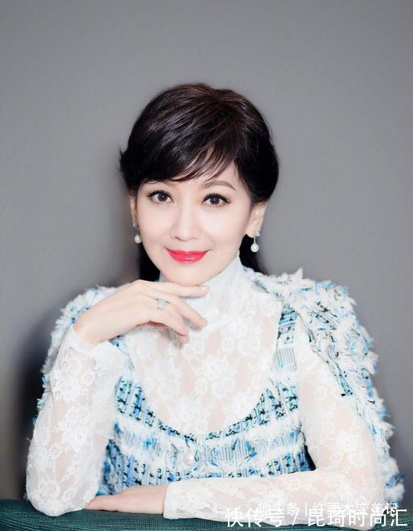 女人 女人过了50岁,尽量避开这3种发型,尤其是第2种,显老又土气