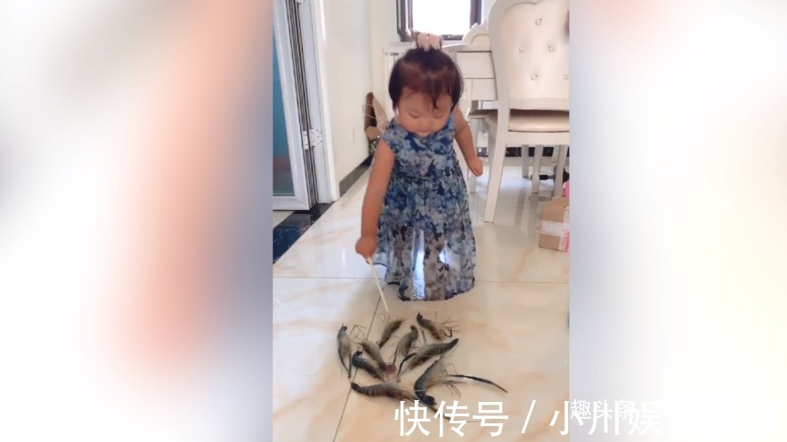 爸爸妈妈|萌娃调皮起来,大人是无法预料的,动不动就给你来个惊喜!