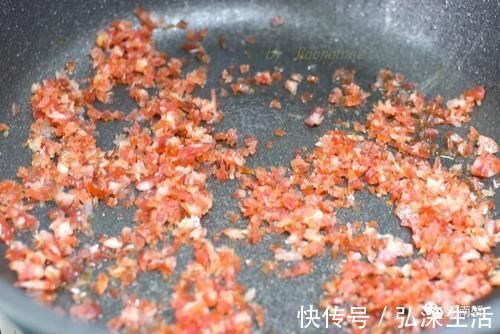 牛奶|这个小点心,不用揉面不用发酵,一搓一蒸就做好,咸口米糕真好吃