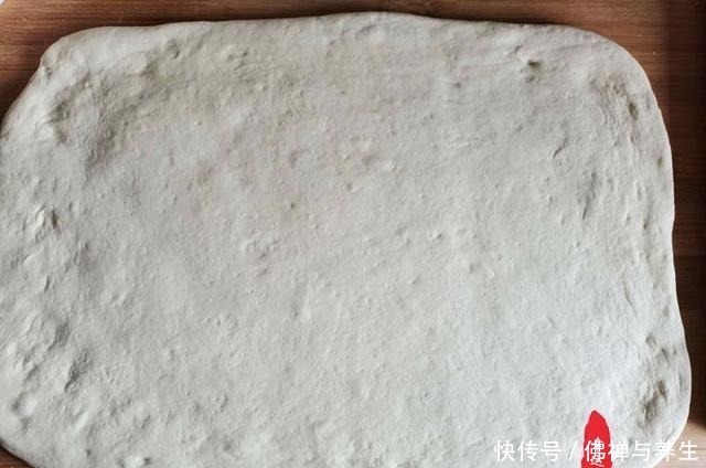 有的人爱吃花卷却不会拧,看看我介绍的这两种方法,简单易操作