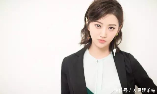 脸型|有一款发型任何脸型都能弄,尤其适合微胖女生!